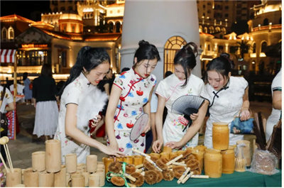 盛煌欢乐小镇：盛世华诞，共享夜市璀璨国庆夜，逛不一样的夜市